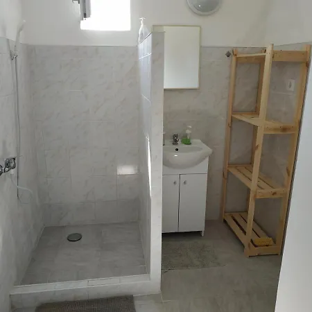 Bendeguz Apartment *